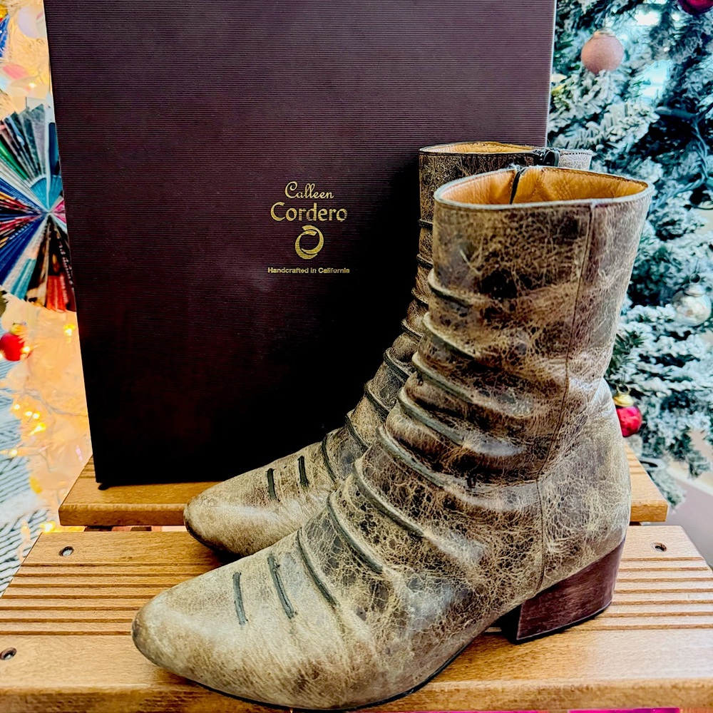 Calleen Cordero Tiba Boot Distressed Taupe Brown Crackle Leather Studded Size 6